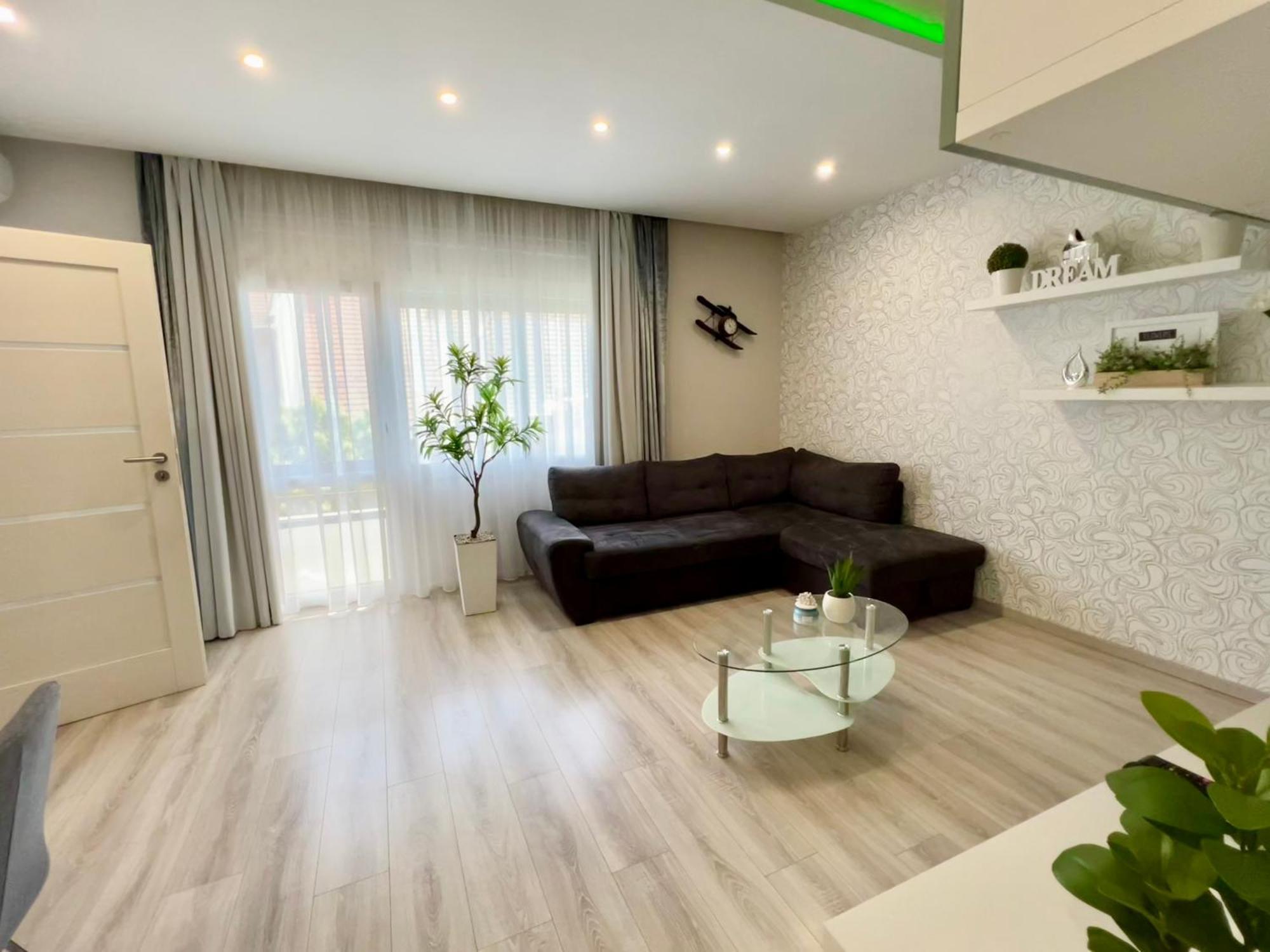 Downtown Dream Apartmans Сегед Экстерьер фото