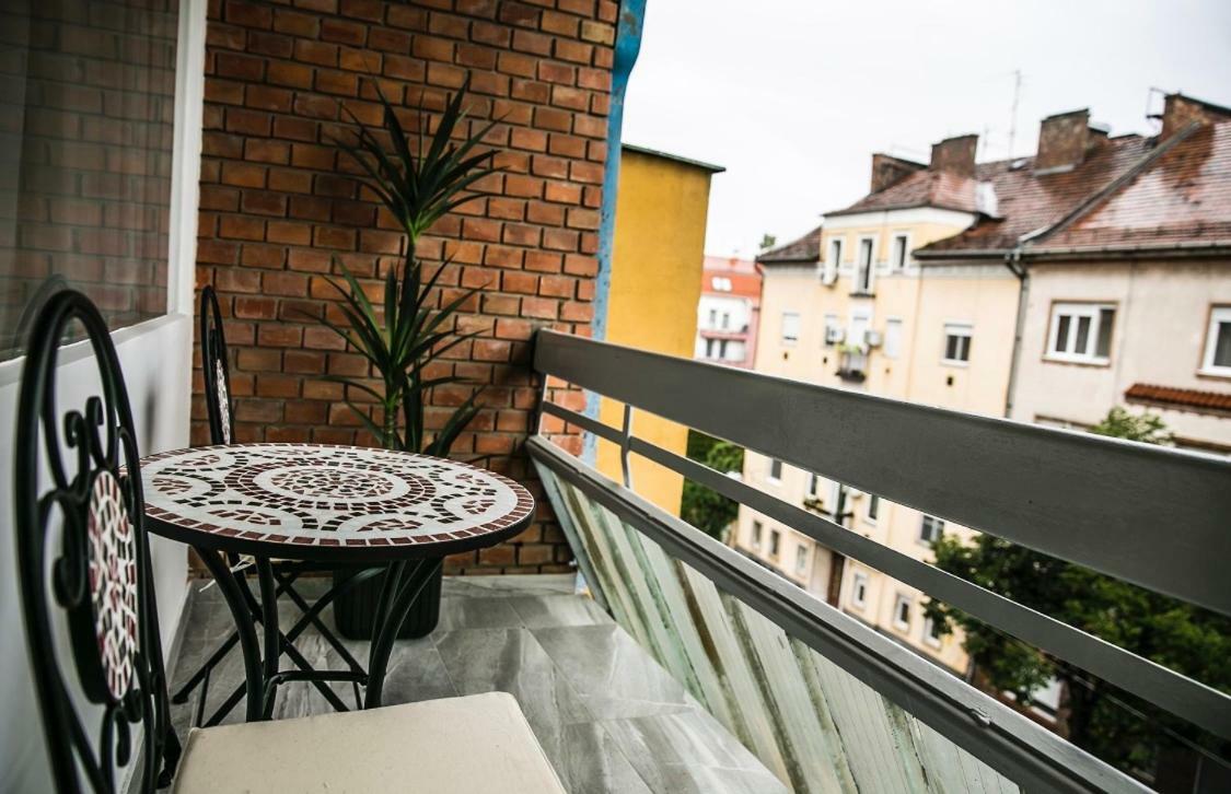 Downtown Dream Apartmans Сегед Экстерьер фото