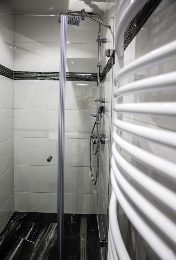 Downtown Dream Apartmans Сегед Экстерьер фото